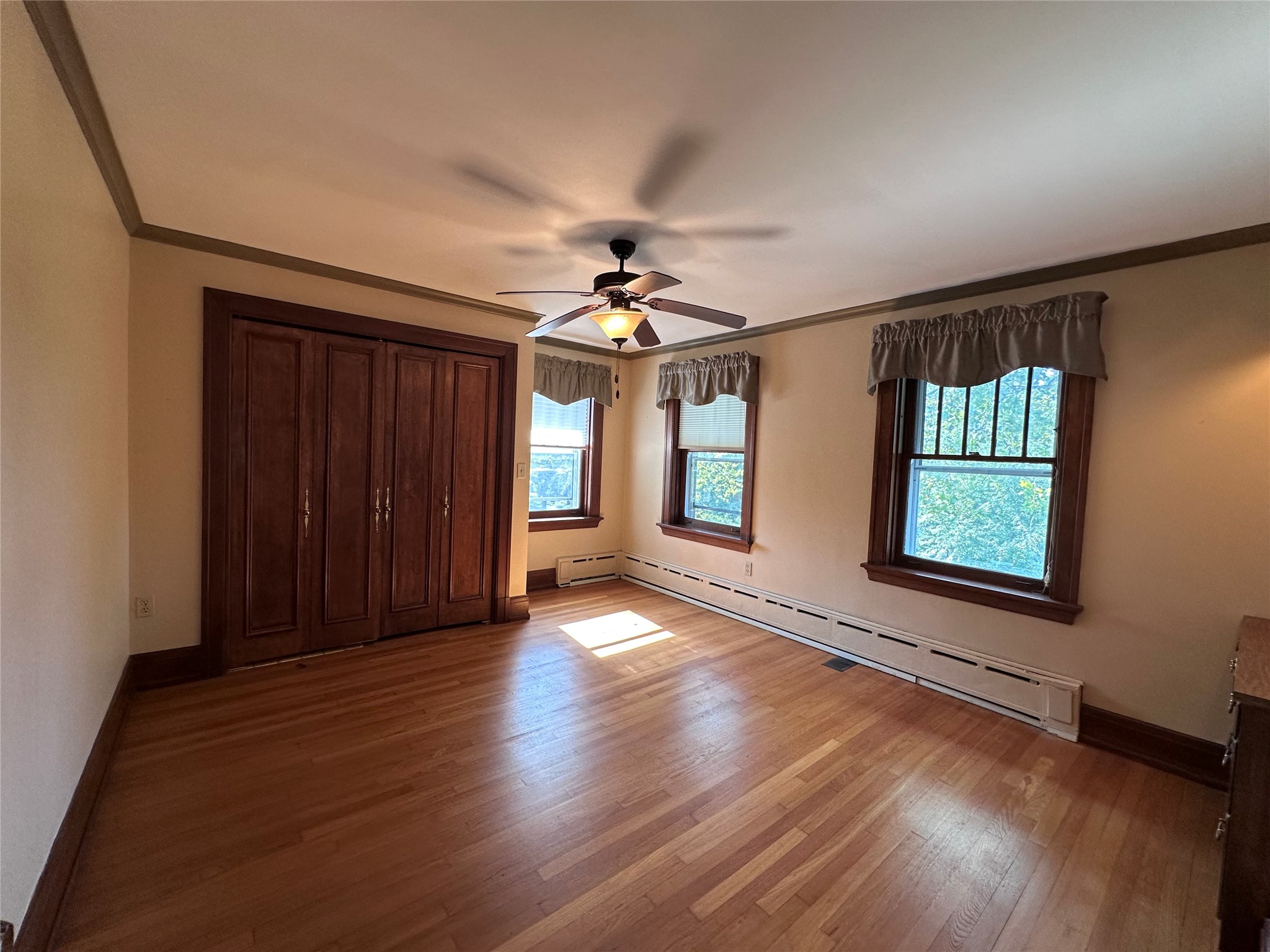 515 Hilltop Road Erie, PA 16509 - Photo 28 of 45 NW bedroom 14x12 with double door closet .