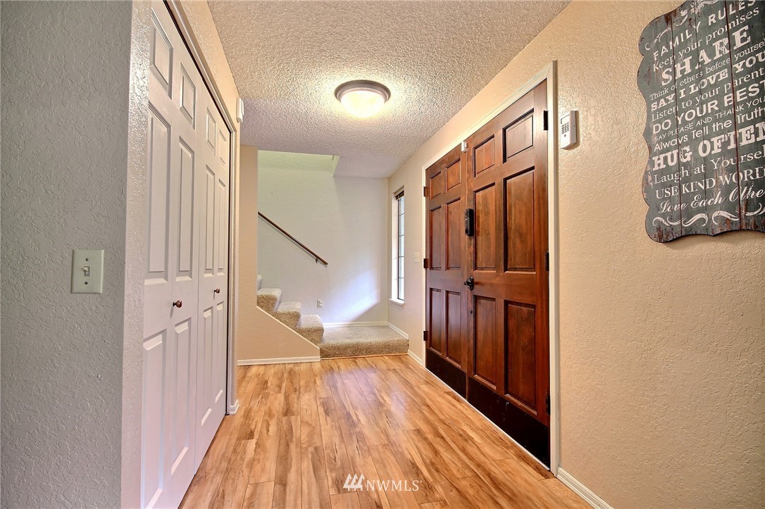 15419 Southeast 167th Place Renton, WA 98058 - Photo 3 of 25 Gallery Image 3