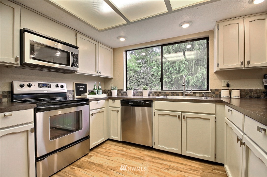 15419 Southeast 167th Place Renton, WA 98058 - Photo 9 of 25 Gallery Image 9