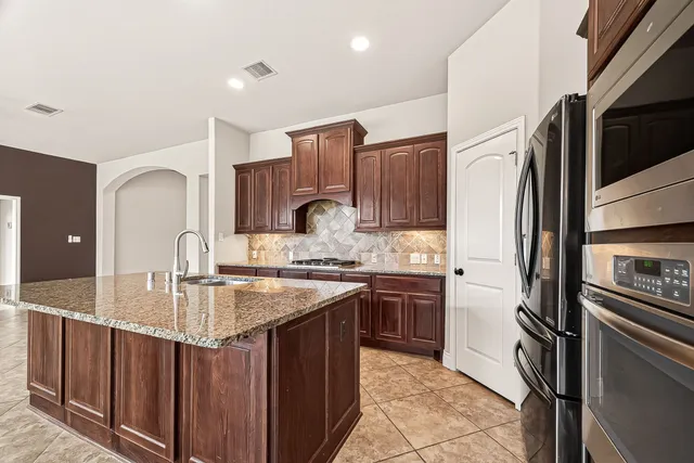 $3,200 | 3007 Tamara Creek Lane, Pearland, TX 77584