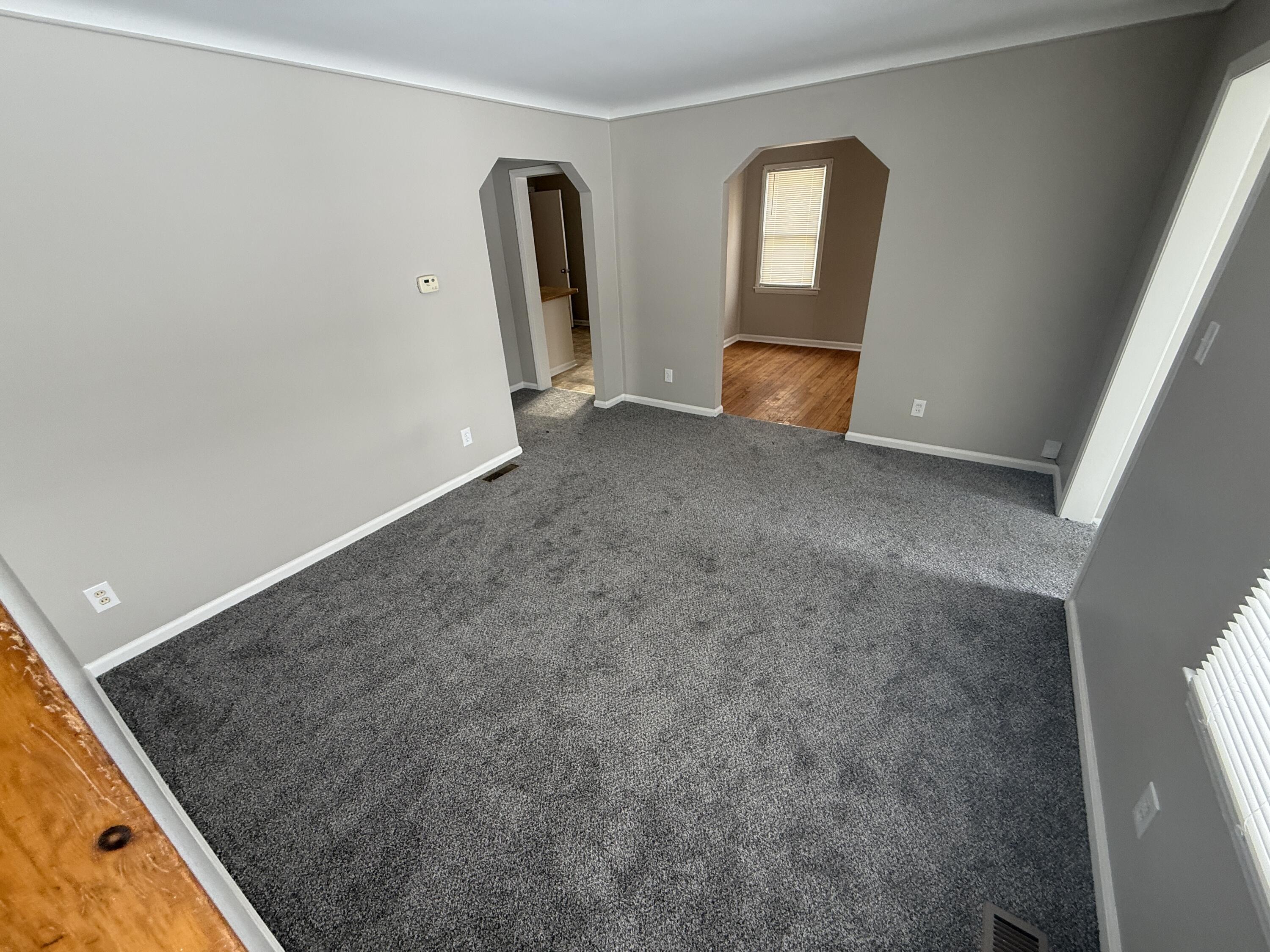 24360 Flower Avenue Eastpointe, MI 48021 - Photo 6 of 17 IMG_2064