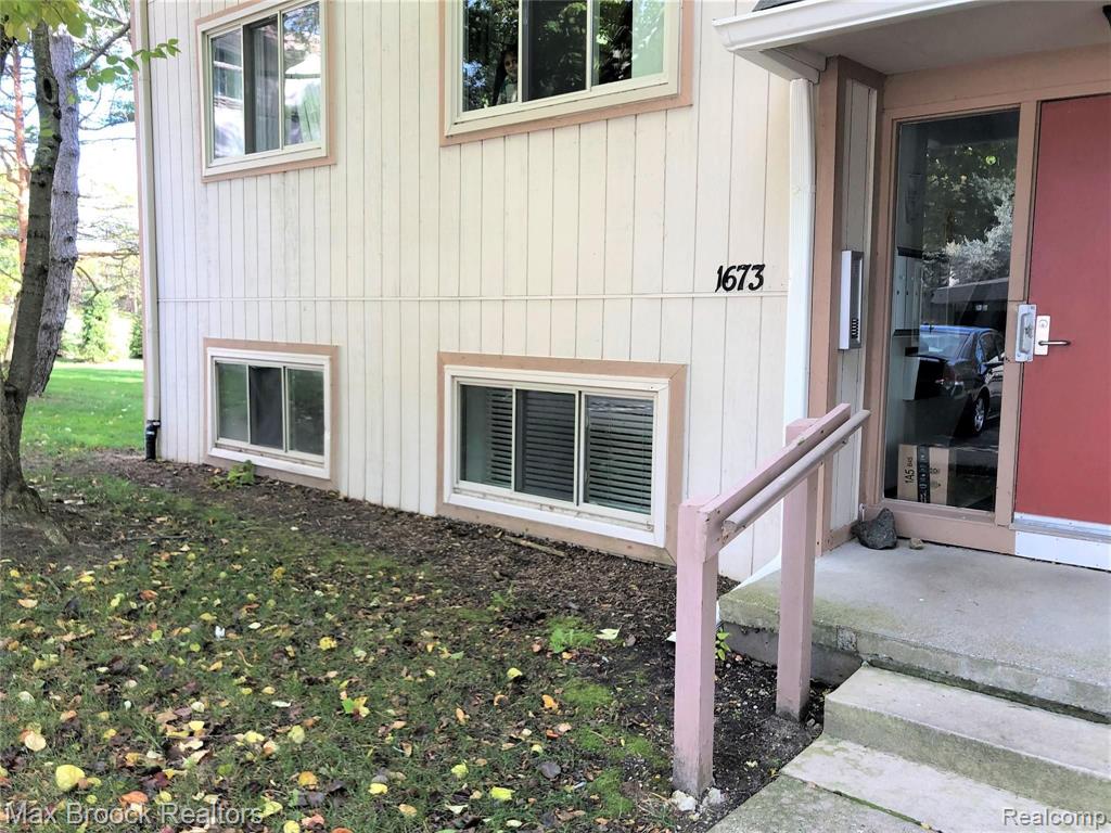 1673 Riverside Drive, Unit 1 Rochester Hills, MI 48309 - Photo 2 of 42