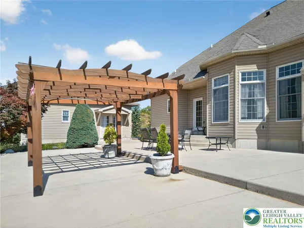 $1,325,000 | 5820 Harvest Place, Schnecksville, PA 18078