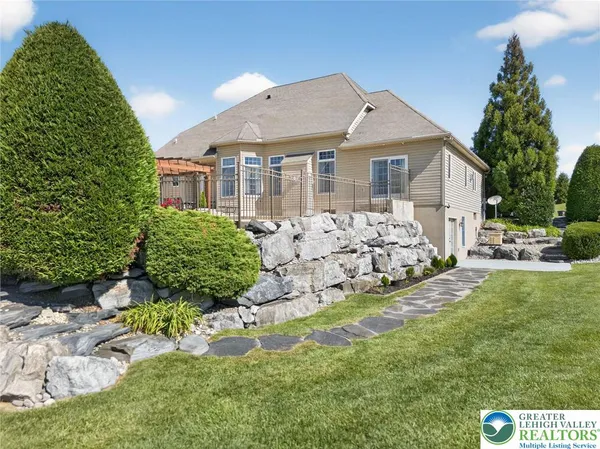 $1,325,000 | 5820 Harvest Place, Schnecksville, PA 18078