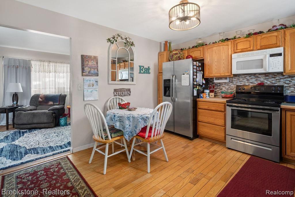 2156 Howe Road Burton, MI 48519 - Photo 21 of 33 GO0A3373.jpg