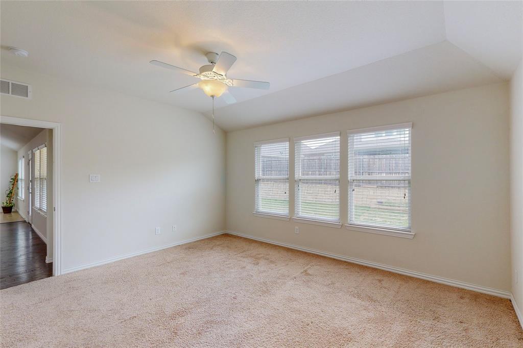 8100 Horseman Road Fort Worth, TX 76131 - Photo 17 of 35