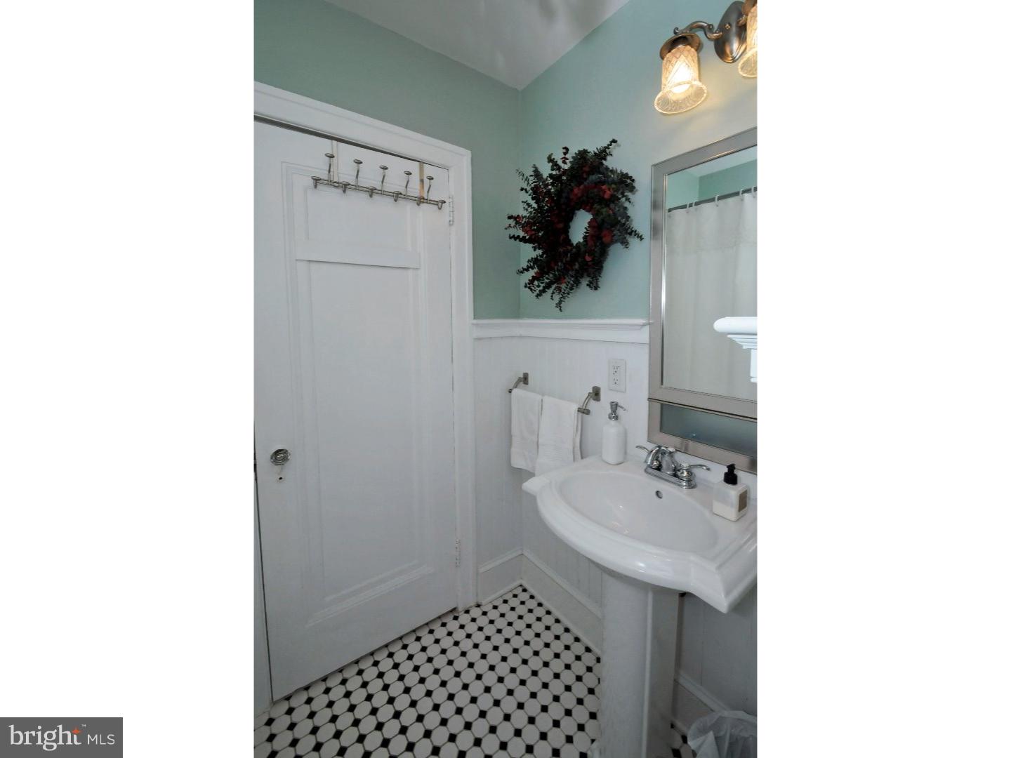404 Boyer Road Cheltenham, PA 19012 - Photo 13 of 25 Bathroom