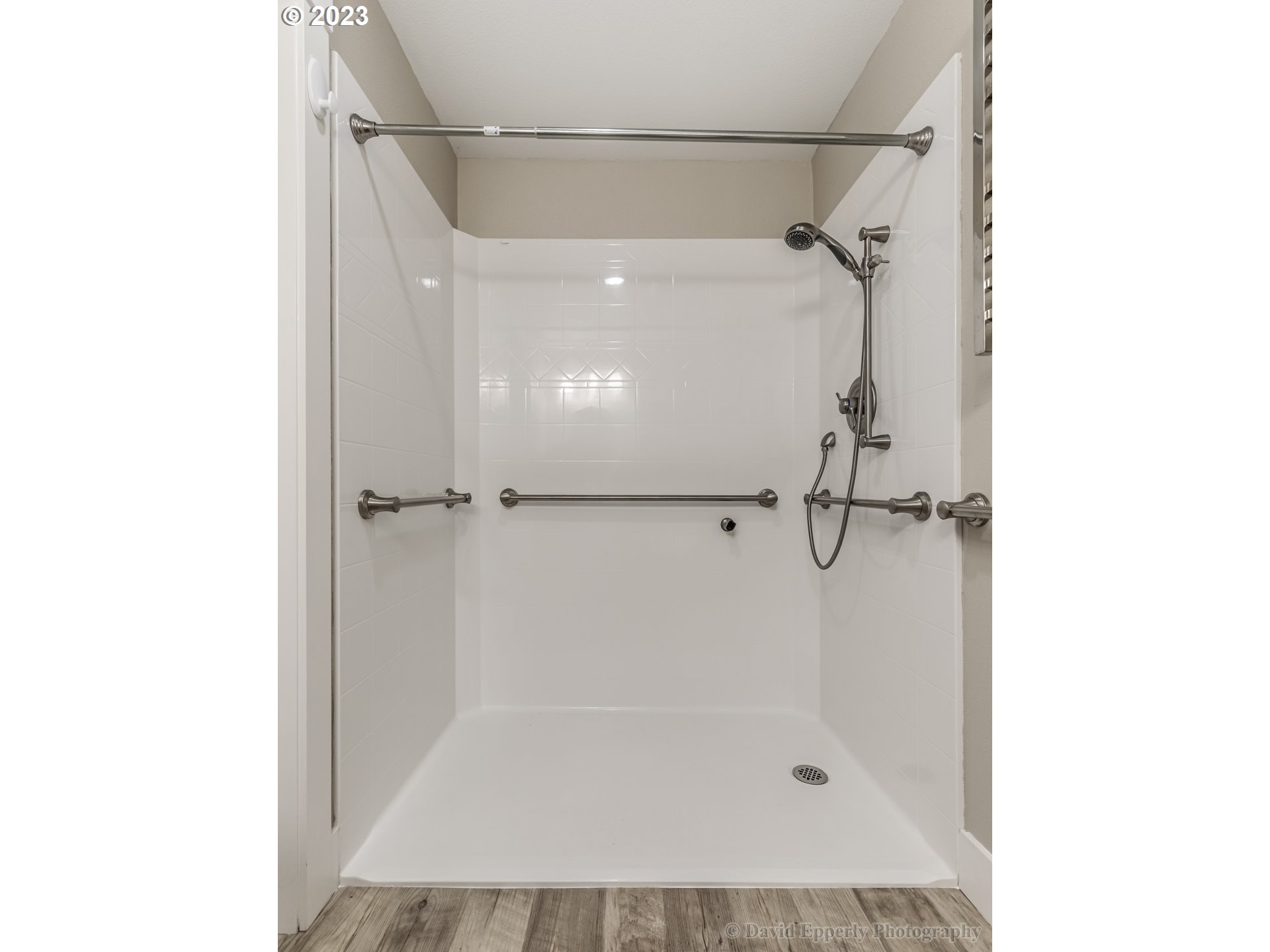 32779 Northwest Ridge Drive Scappoose, OR 97056 - Photo 22 of 32 Bathroom