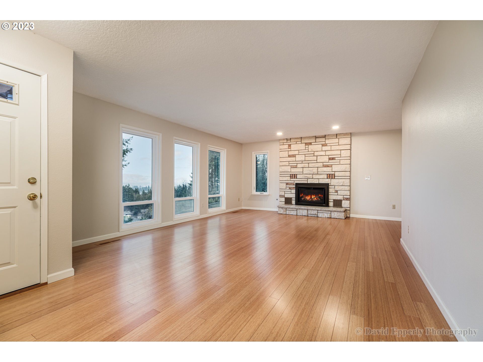 32779 Northwest Ridge Drive Scappoose, OR 97056 - Photo 3 of 32 Living Room
