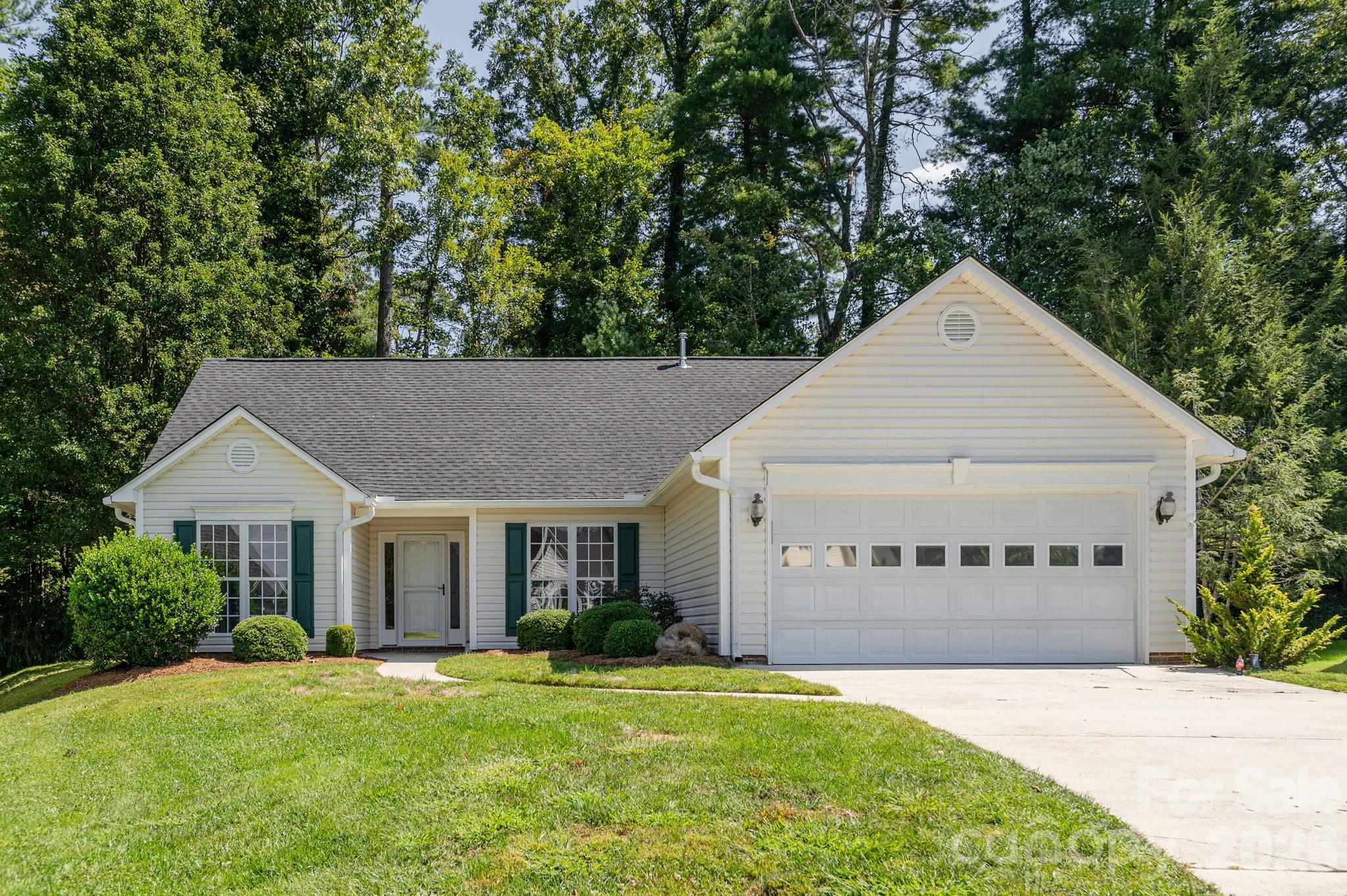 134 Stonehollow Road Fletcher, NC 28732 - Photo 2 of 39