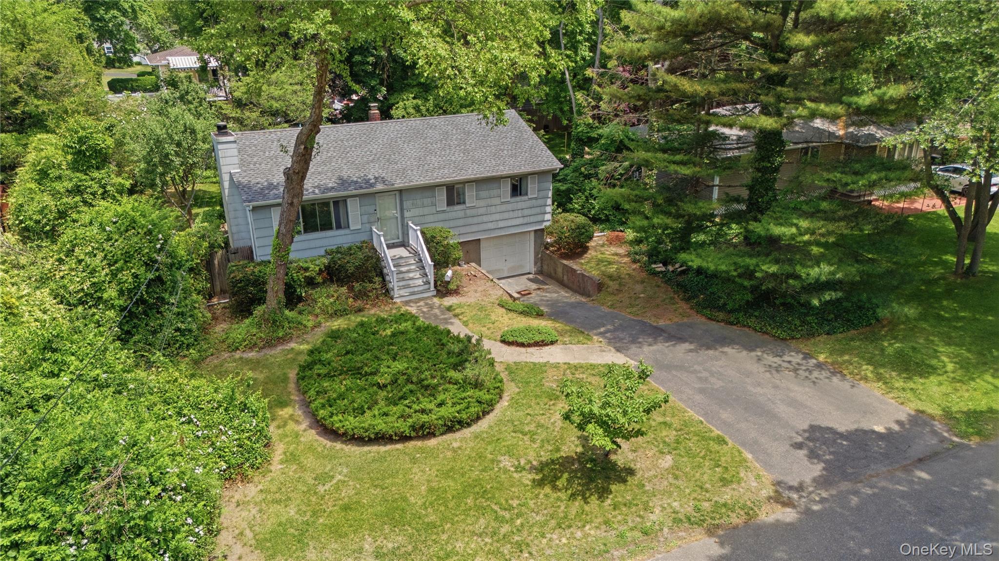 55 Corey Avenue Blue Point, NY 11715 - Photo 6 of 33
