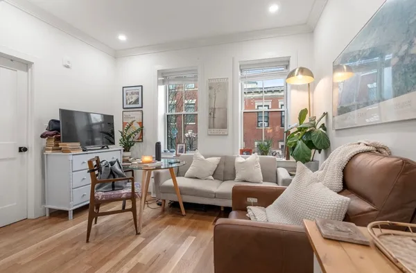 $3,800 | 18 Grove Street, Unit 4, Boston, MA 02114