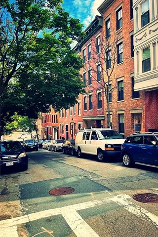 $4,300 | 18 Grove Street, Unit 4, Boston, MA 02114