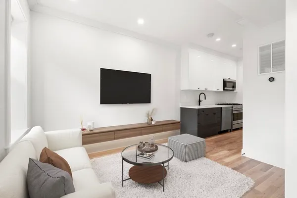 $3,800 | 18 Grove Street, Unit 4, Boston, MA 02114