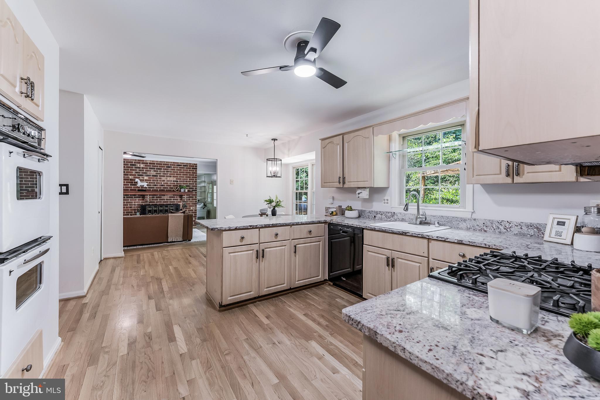 11488 Bingham Terrace Reston, VA 20191 - Photo 18 of 59