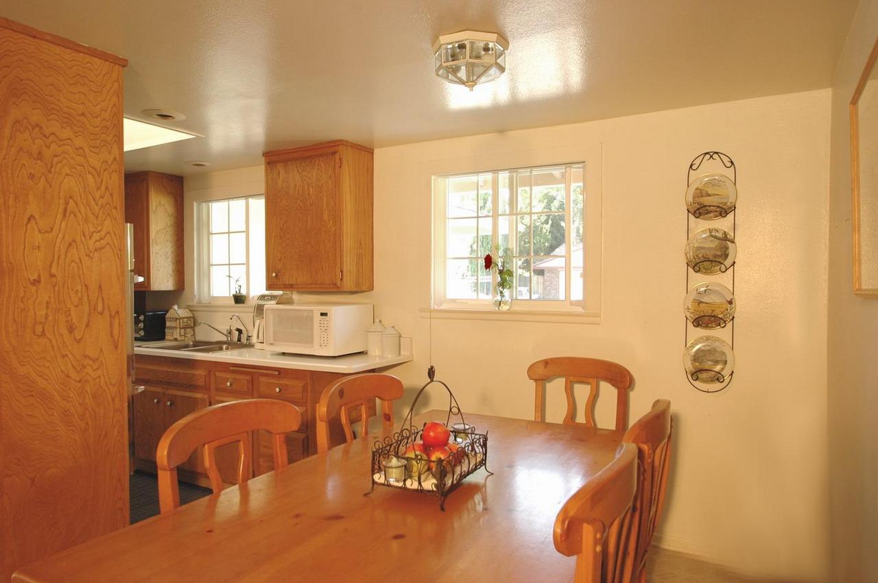 5629 Berkeley Road Goleta, CA 93117 - Photo 4 of 6 a view of a dining room with furniture
