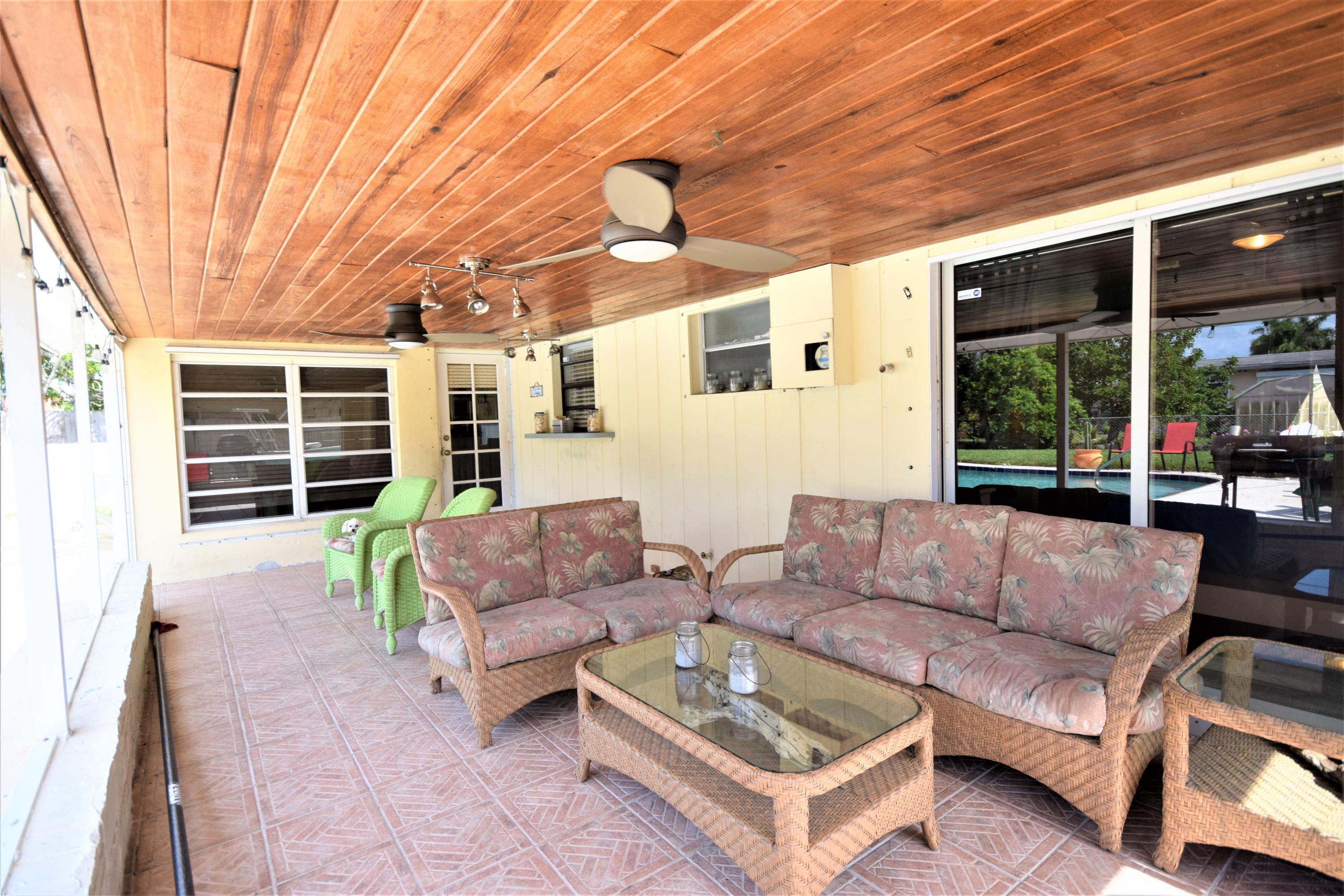 214 Northeast 28th Road Boca Raton, FL 33431 - Photo 9 of 24 DSC_6322