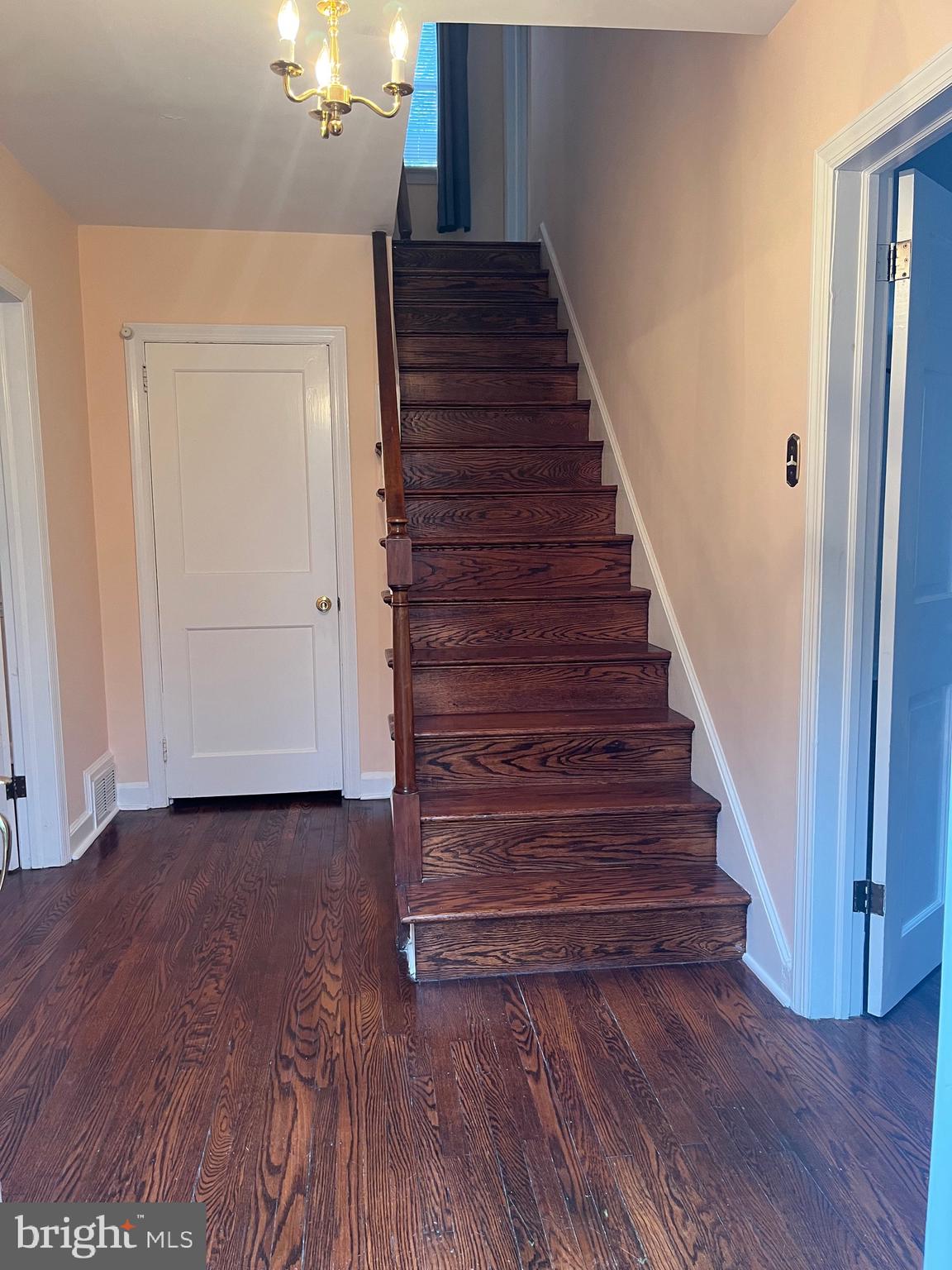 102 Hillside Circle Villanova, PA 19085 - Photo 6 of 35