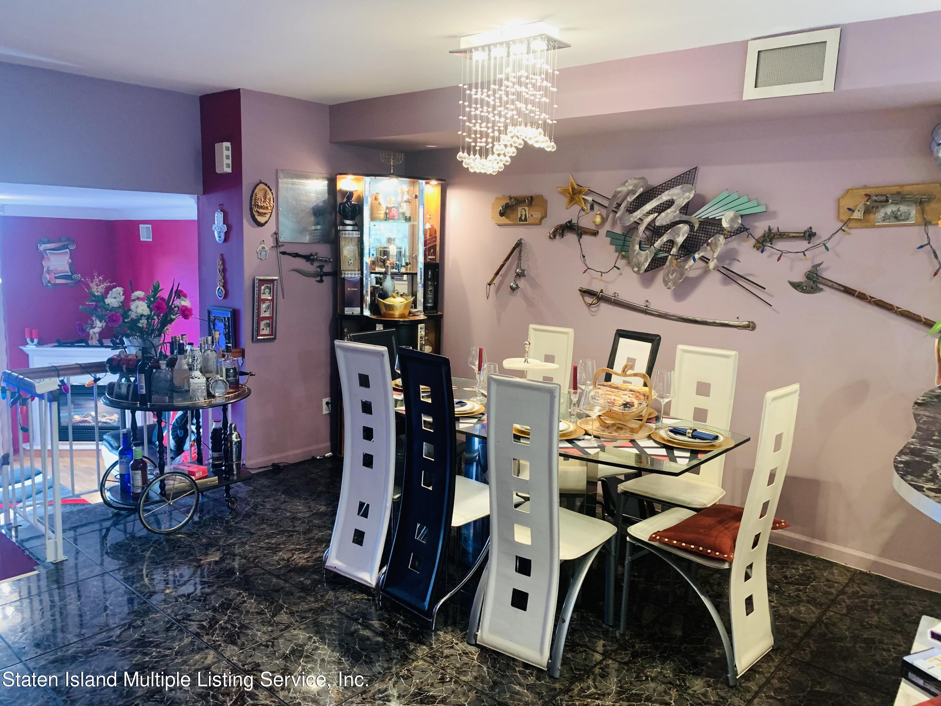 415 Timber Ridge Drive Staten Island, NY 10306 - Photo 5 of 31 IMG_E6991