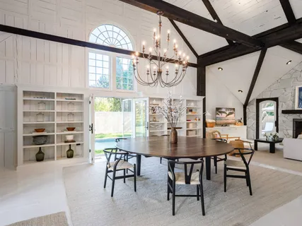 $4,500,000 | 51 Buell Lane, East Hampton, NY 11937