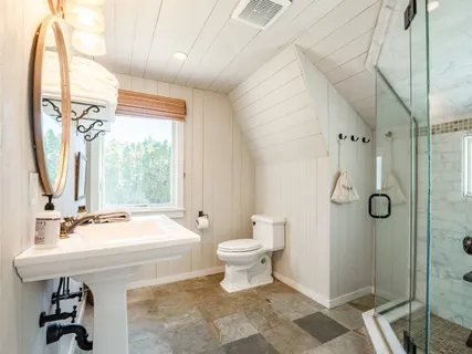 $4,500,000 | 51 Buell Lane, East Hampton, NY 11937