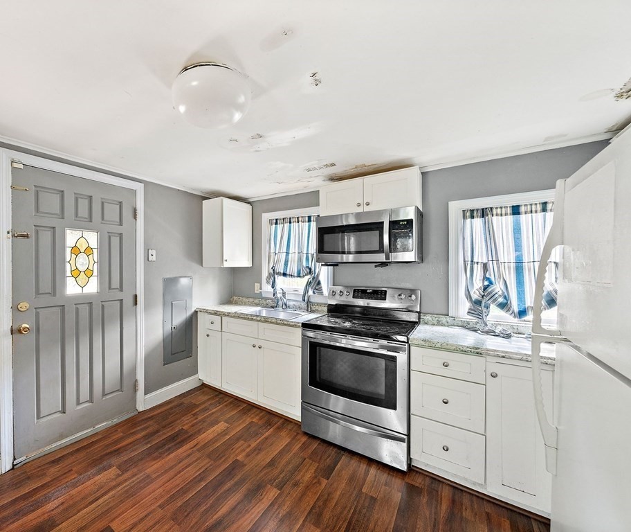 12 Beach Road Pembroke, MA 02359 - Photo 1 of 26 Gallery Image 1