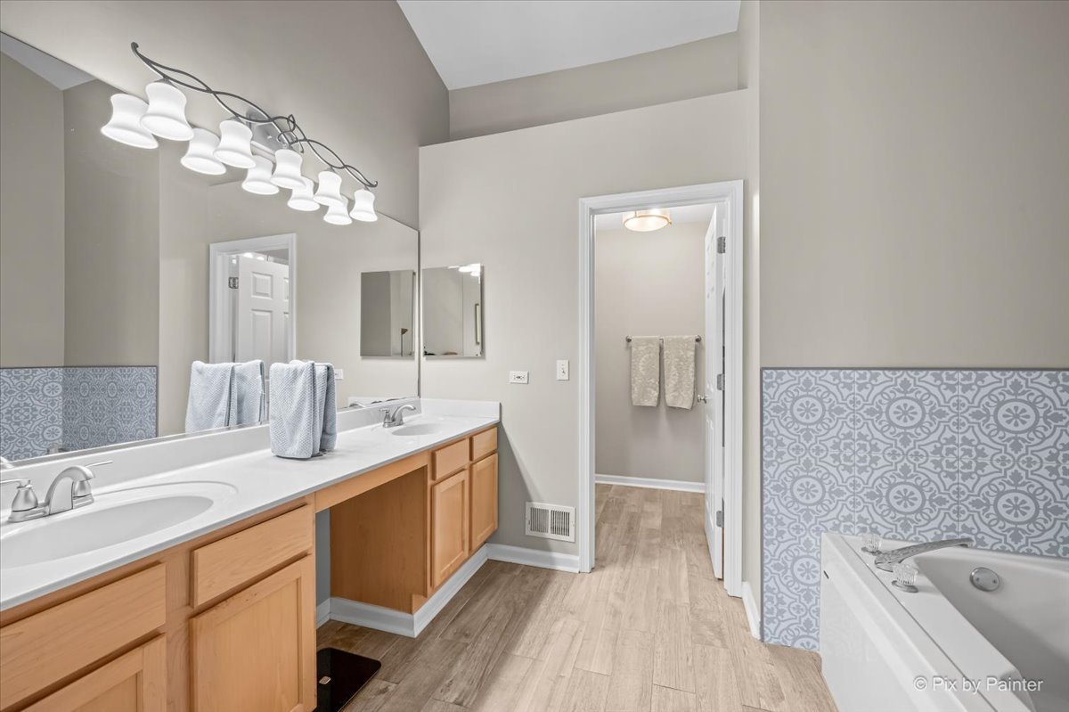 142 Augusta Lane Cary, IL 60013 - Photo 22 of 50