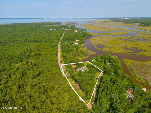 $899,000 | 24552 Arcadia Farm Road, Pass Christian, MS 39571