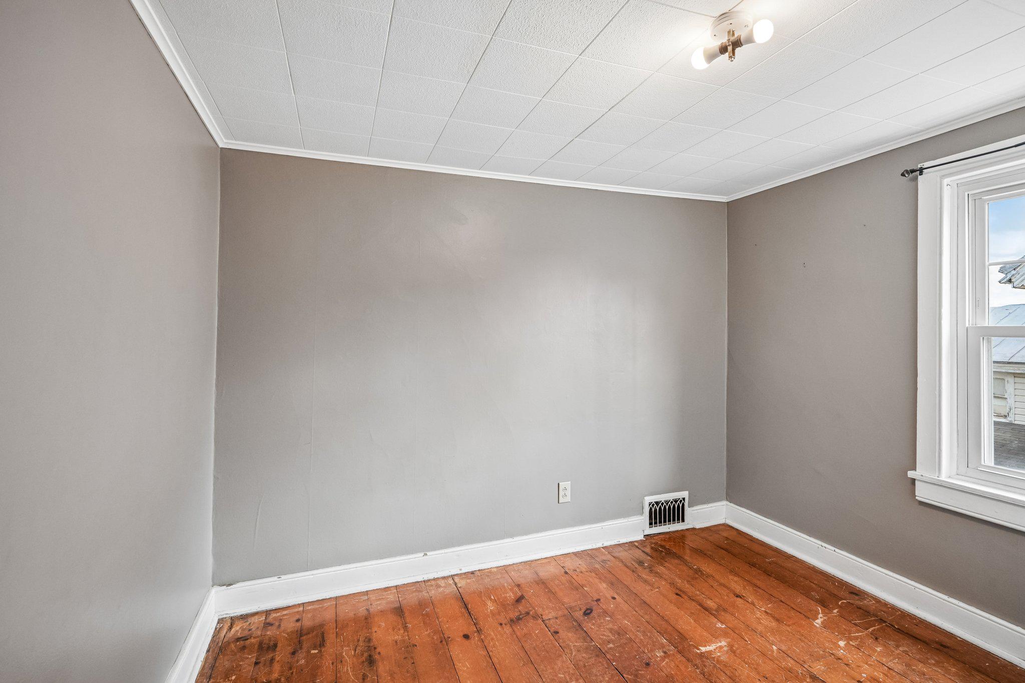 171 Chestnut Street Spring City, PA 19475 - Photo 19 of 51 Bedroom 2 Bright and airy blank canvas room.