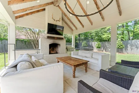 $549,500 | 2768 Brentwood Drive, Baton Rouge, LA 70809