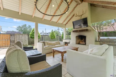$549,500 | 2768 Brentwood Drive, Baton Rouge, LA 70809
