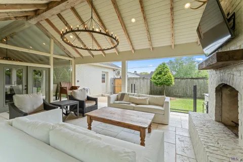 $549,500 | 2768 Brentwood Drive, Baton Rouge, LA 70809