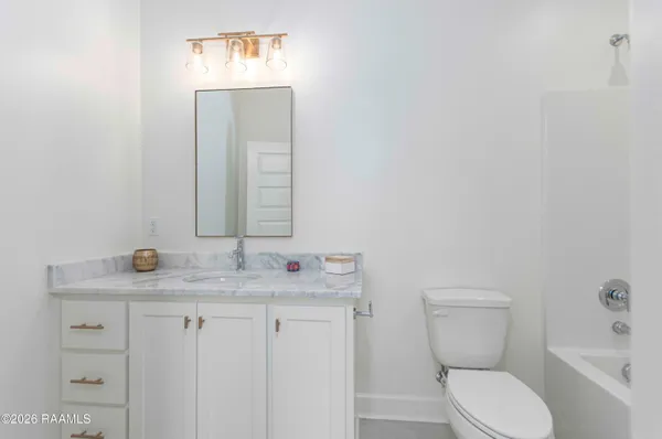 $1,950 | 1510 Kaliste Saloom Road, Unit 402, Lafayette, LA 70508