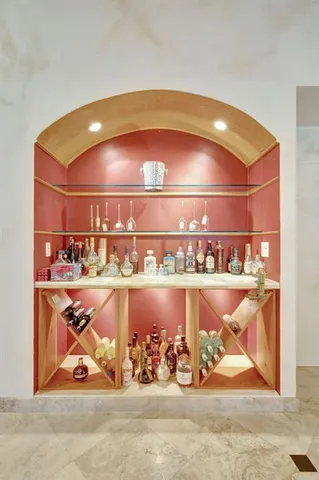 a sign that is sitting on the side of a road