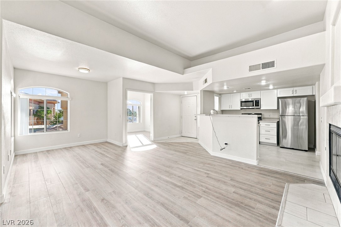 7400 West Flamingo Road, Unit 2013 Las Vegas, NV 89147 - Photo 3 of 34 Gallery Image 3