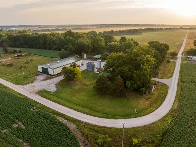 $1,058,600 | 3497 Southwest County Road 1067, Butler, MO 64730