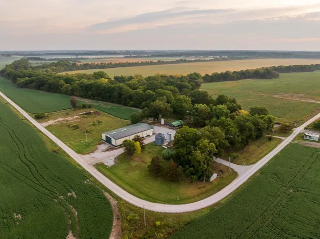 $1,058,600 | 3497 Southwest County Road 1067, Butler, MO 64730