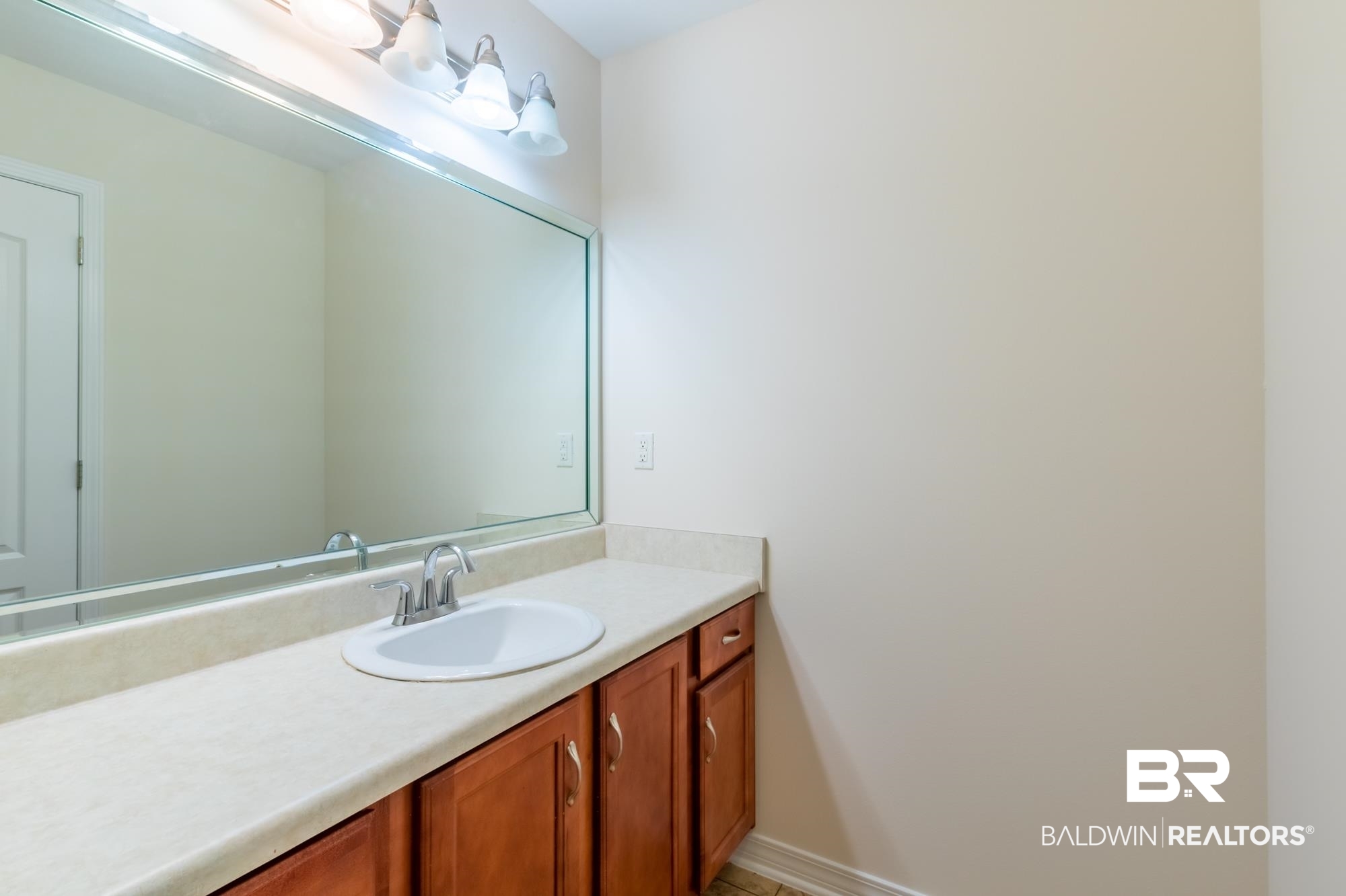 7363 Franklin Square Court Daphne, AL 36526 - Photo 22 of 31 Master Bathroom