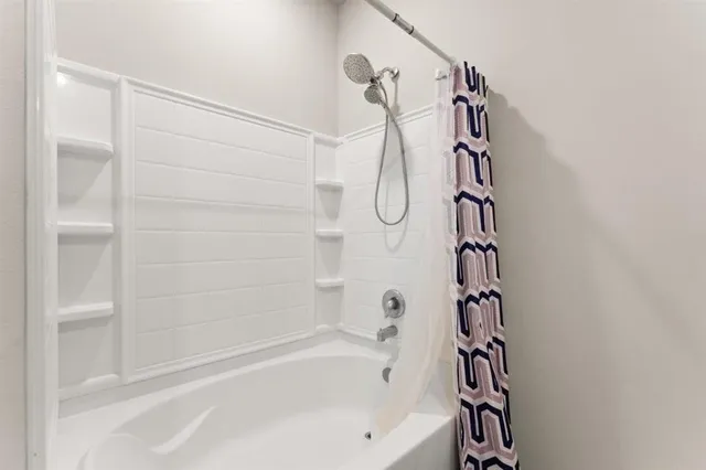 $300,000 | 2213 North Savannah Lakes Dr Lake North, Lake Charles, LA 70607