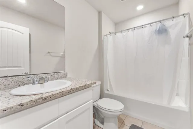 $300,000 | 2213 North Savannah Lakes Dr Lake North, Lake Charles, LA 70607