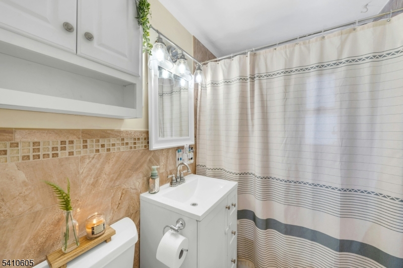 48 Hastings Avenue, Unit B Rutherford, NJ 07070 - Photo 14 of 20