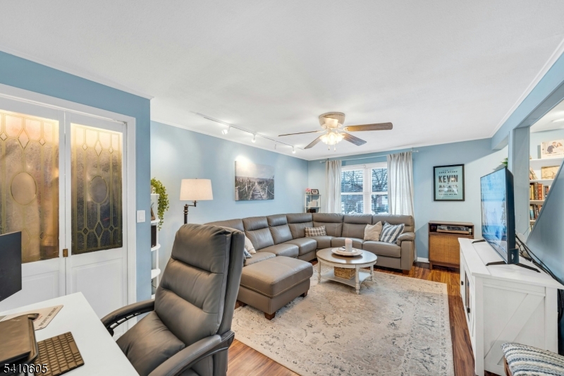 48 Hastings Avenue, Unit B Rutherford, NJ 07070 - Photo 4 of 20