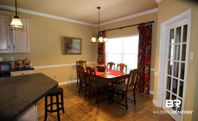 7263 Highpointe Place East Daphne, AL 36527 - Photo 5 of 22 Casual dining in a breakfast area right off the kitchen large enough to accommodate a full size table!