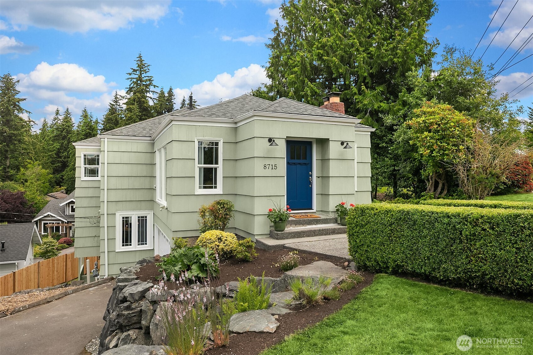 8715 Bowdoin Way Edmonds, WA 98026 - Photo 2 of 35