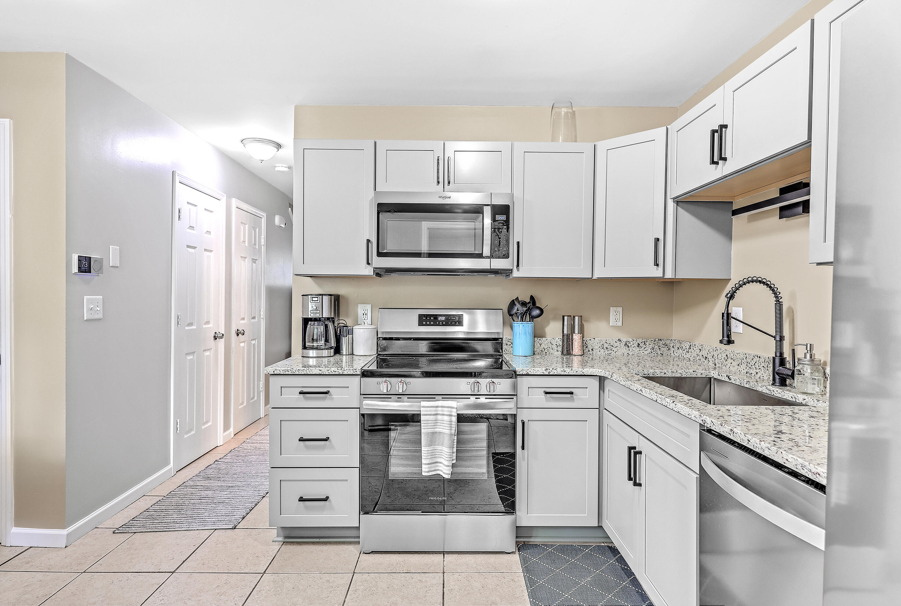 292 Fleming Road, Unit B Charleston, SC 29412 - Photo 11 of 26 ZYN_1034_35_36_37_38_39_40