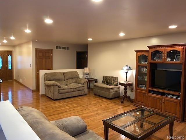 23280 Northline Road Taylor, MI 48180 - Photo 7 of 21