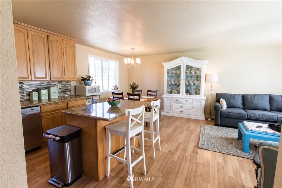 1729 225th Street Southeast Bothell, WA 98021 - Photo 5 of 19