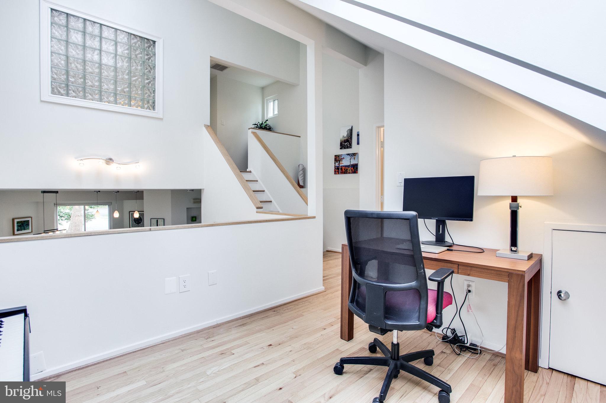 1670 Cedar Hollow Way Reston, VA 20194 - Photo 21 of 34 Gallery Image 21