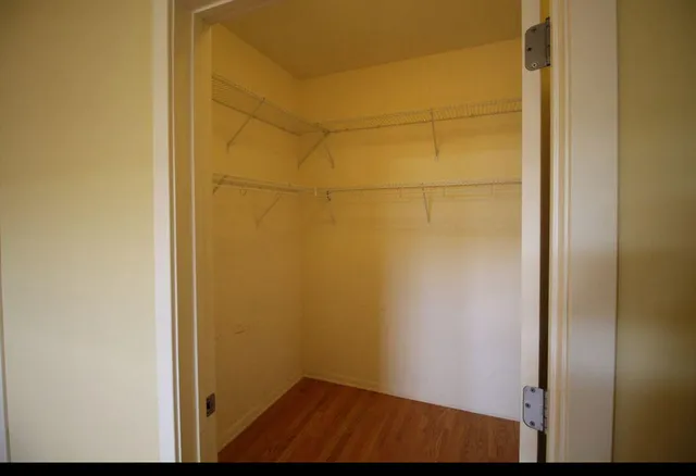 $2,100 | 915 South Oak Park Avenue, Unit 2B, Oak Park, IL 60304