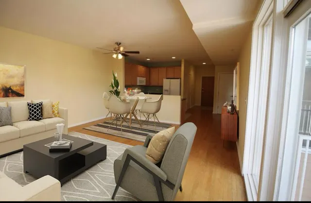 $2,100 | 915 South Oak Park Avenue, Unit 2B, Oak Park, IL 60304